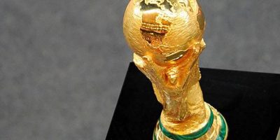 piala dunia trofi emas