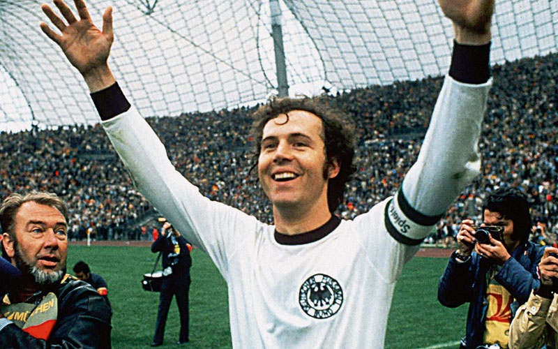 Pada Piala Dunia Franz Beckenbauer melawan Johan Cruyff juga menjadi pertunjukan menarik di partai final 1974 - Ekings