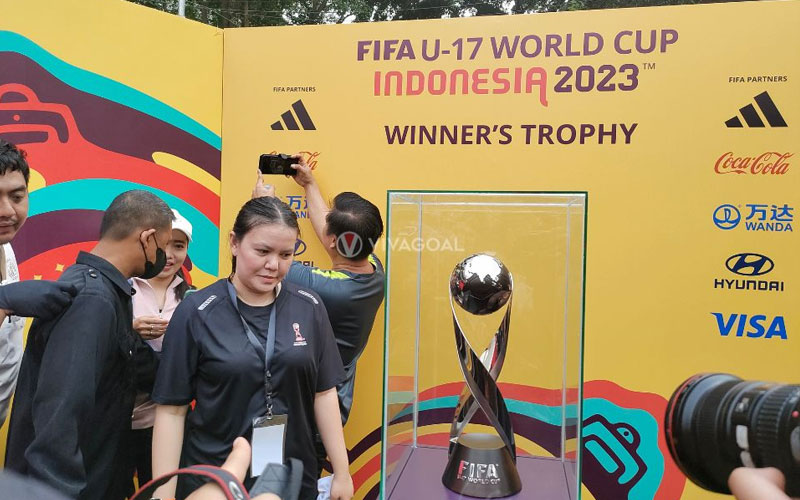 pameran trofi piala dunia u17 - Ekings